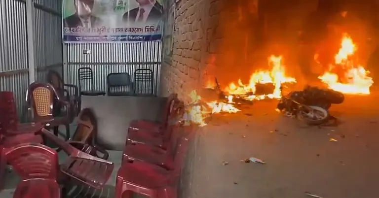 সংঘর্ষের ঘটনায় নির্বাচনি প্রচারণার অফিসে ভাঙচুর ও কয়েকটি মোটরসাইকেলে অগ্নিসংযোগ